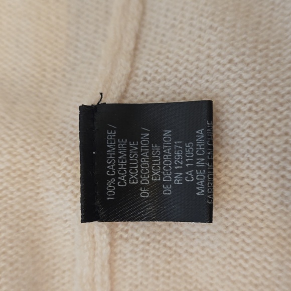 SKULL CREAM/IVORY  CASHMERE VNECK SWEATER SIZE SMALL - Picture 8 of 11